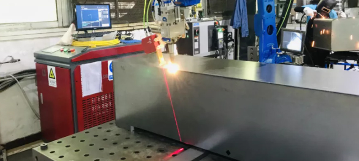 不銹鋼薄板智能焊接新方案，英萊激光視覺焊縫跟蹤系統(tǒng)顯身手！